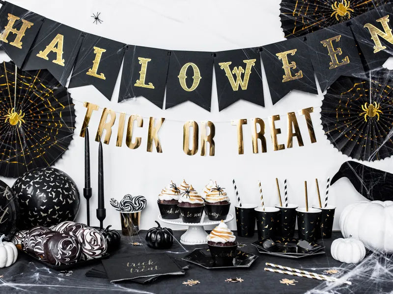 Grinalda Halloween em papel preto